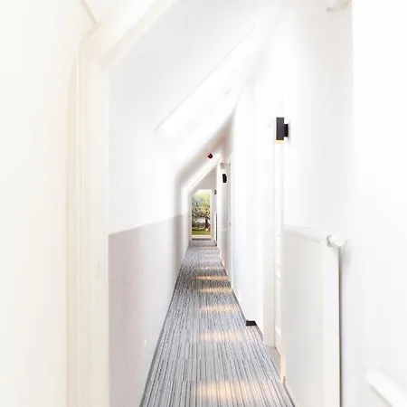 Hotel Golden Tree 3*