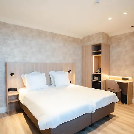 Golden Tree Hotel