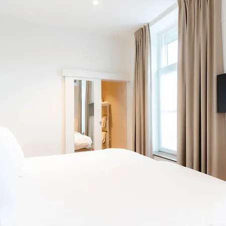 Golden Tree Hotel 3*