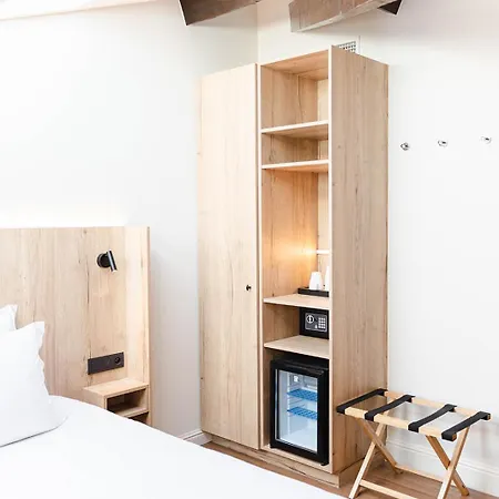 Golden Tree Hotel Brujas